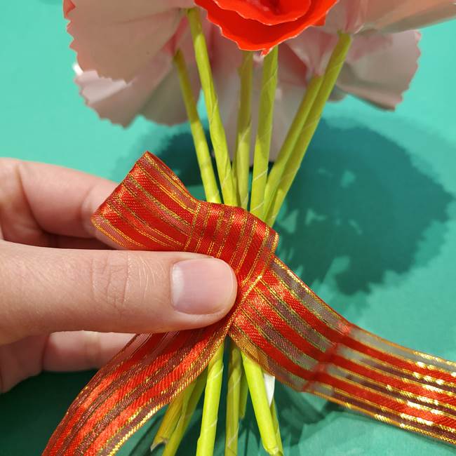 折り紙でつくる母の日用の難しいカーネーションの立体花束の作り方(23)