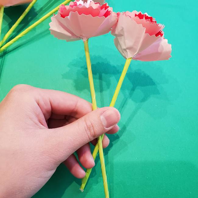 折り紙でつくる母の日用の難しいカーネーションの立体花束の作り方(3)