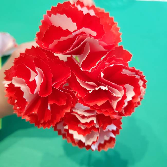 折り紙でつくる母の日用の難しいカーネーションの立体花束の作り方(7)
