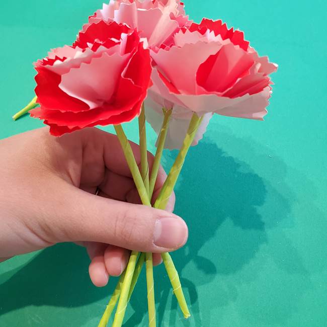 折り紙でつくる母の日用の難しいカーネーションの立体花束の作り方(8)