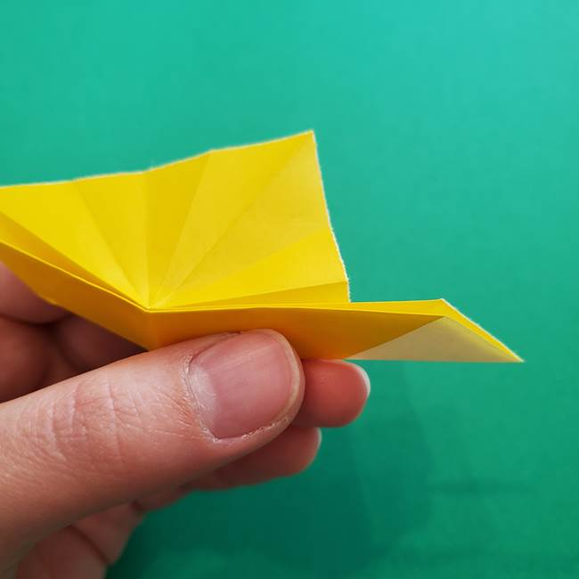 折り紙のダリア 16枚で立体的な折り方①上段(19)