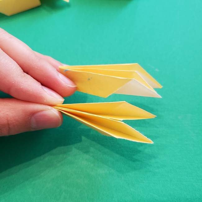 折り紙のダリア 16枚で立体的な折り方③完成(7)
