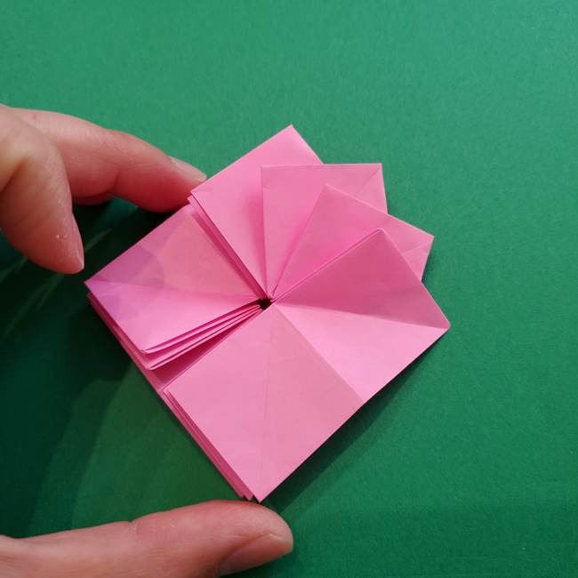 折り紙の花ダリア(12枚)の折り方作り方②折る(13)