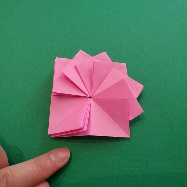 折り紙の花ダリア(12枚)の折り方作り方②折る(14)