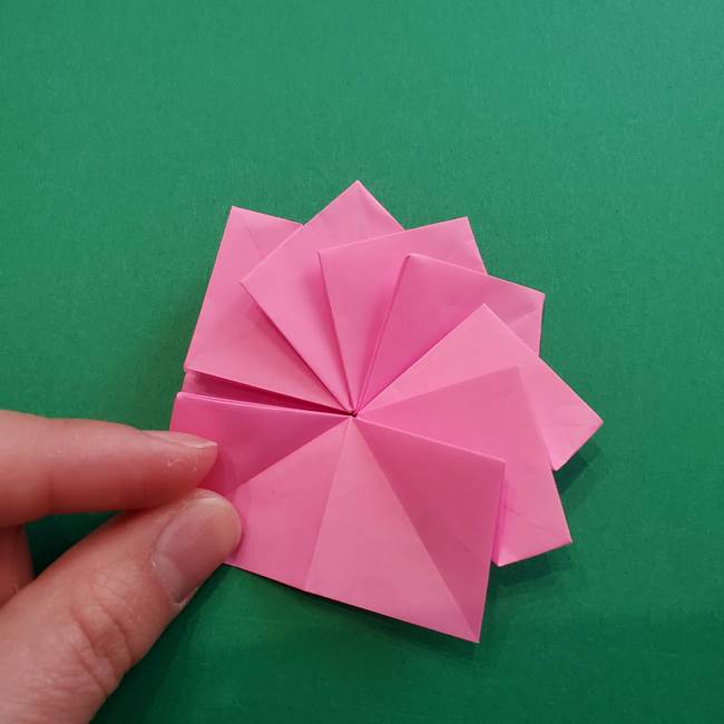 折り紙の花ダリア(12枚)の折り方作り方②折る(15)
