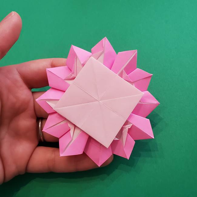 折り紙の花ダリア(12枚)の折り方作り方②折る(18)