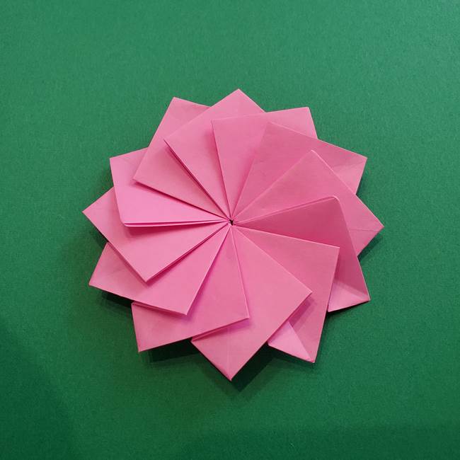 折り紙の花ダリア(12枚)の折り方作り方②折る(22)