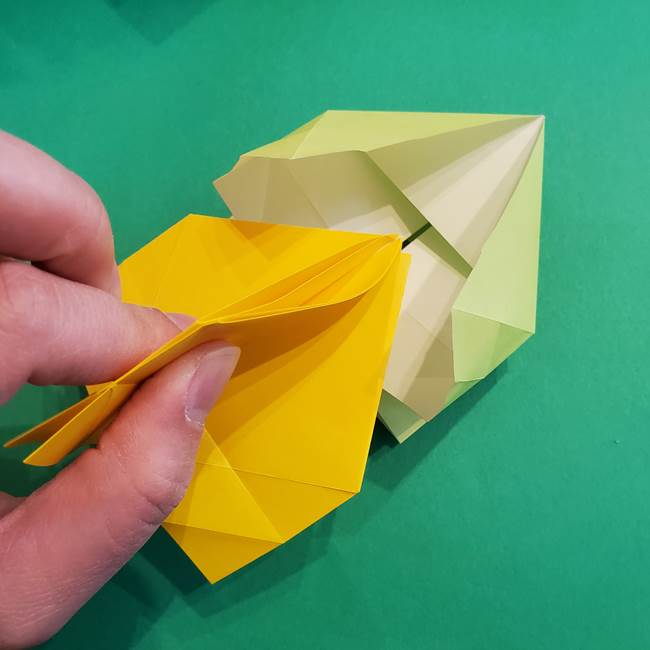 折り紙の花火 12枚でつくる意外と簡単な作り方折り方②組み立て(5)