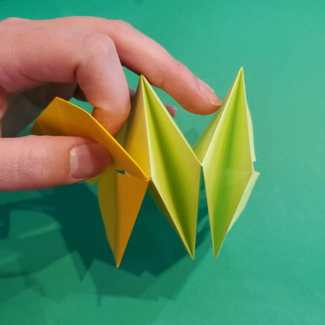 折り紙の花火 12枚でつくる意外と簡単な作り方折り方②組み立て(8)