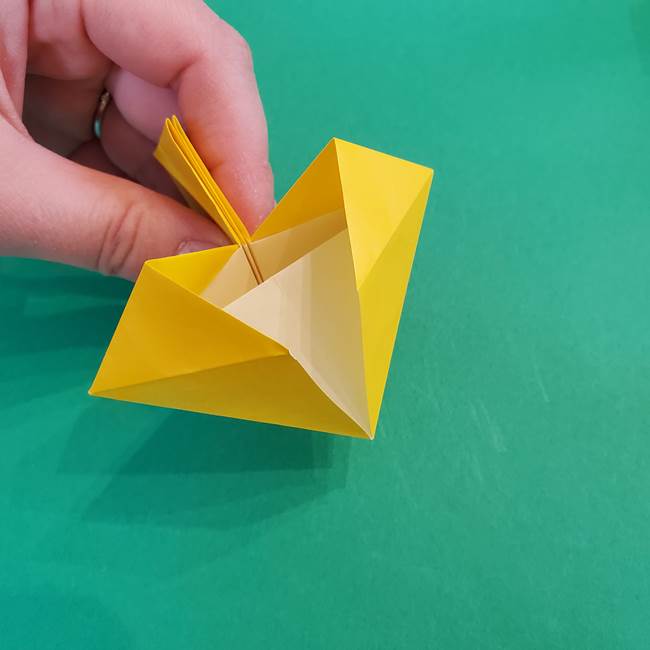 折り紙の花火 8枚でつくる簡単な折り方作り方②組み立て(3)