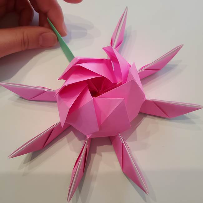 折り紙の蓮(ハス)の花☆立体的な作り方折り方③完成(21)
