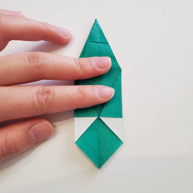 紫陽花の折り紙 葉っぱの作り方は簡単 1枚で立体的に作れる折り方 子供と楽しむ折り紙 工作 紫陽花の折り紙 葉っぱの作り方は簡単 1枚で立体的に作れる折り方 子供と楽しむ折り紙 工作