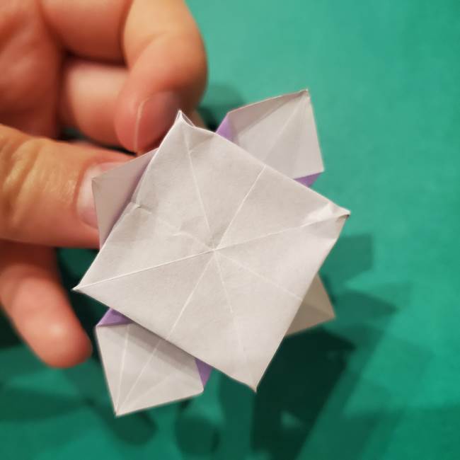 6 月の折り紙 あじさいを立体に折る折り方作り方(35)