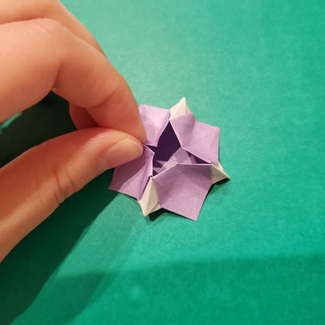 6 月の折り紙 あじさいを立体に折る折り方作り方(37)