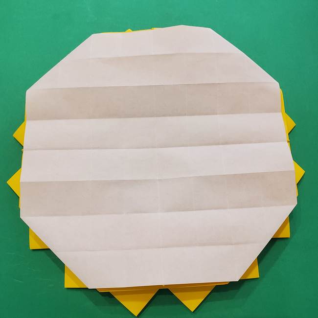 ひまわりの折り紙(8枚の花びら)の折り方作り方③組み合わせ(15)