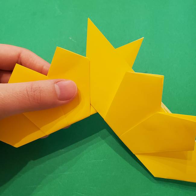 ひまわりの折り紙(8枚の花びら)の折り方作り方③組み合わせ(3)