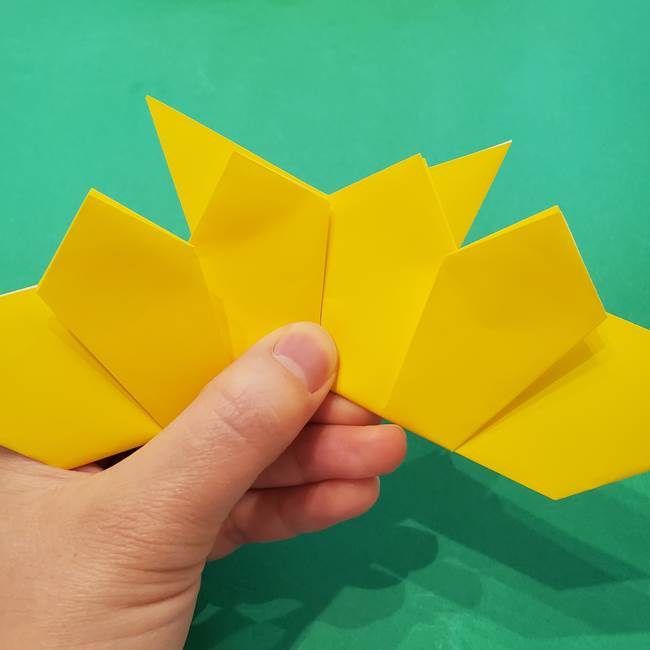 ひまわりの折り紙(8枚の花びら)の折り方作り方③組み合わせ(4)
