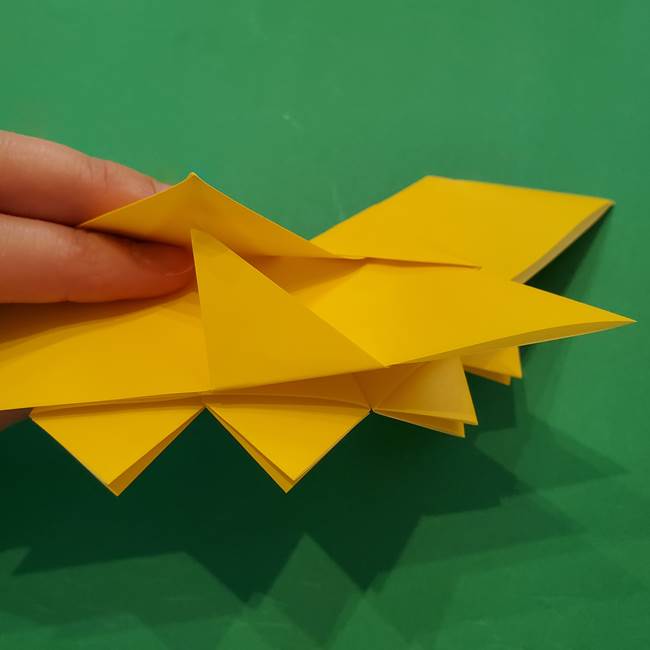 ひまわりの折り紙(8枚の花びら)の折り方作り方③組み合わせ(6)