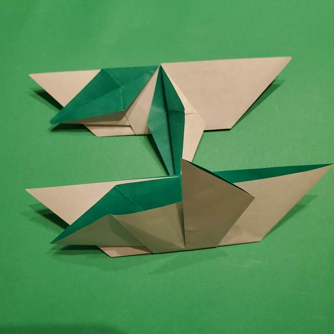 折り紙 笹の葉リースの作り方③組み合わせて完成(2)