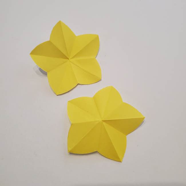 折り紙のひまわり メダルとコースターの折り方作り方①花びら(9)