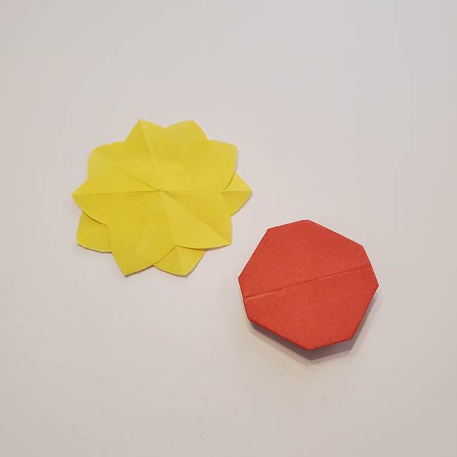 折り紙のひまわり メダルとコースターの折り方作り方②中心(8)