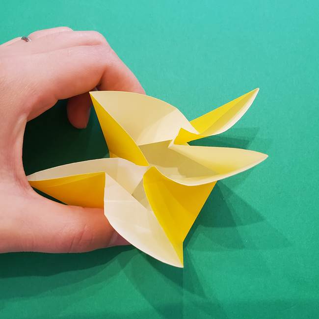 折り紙の星を1枚でつくる難しい作り方折り方②折る(17)