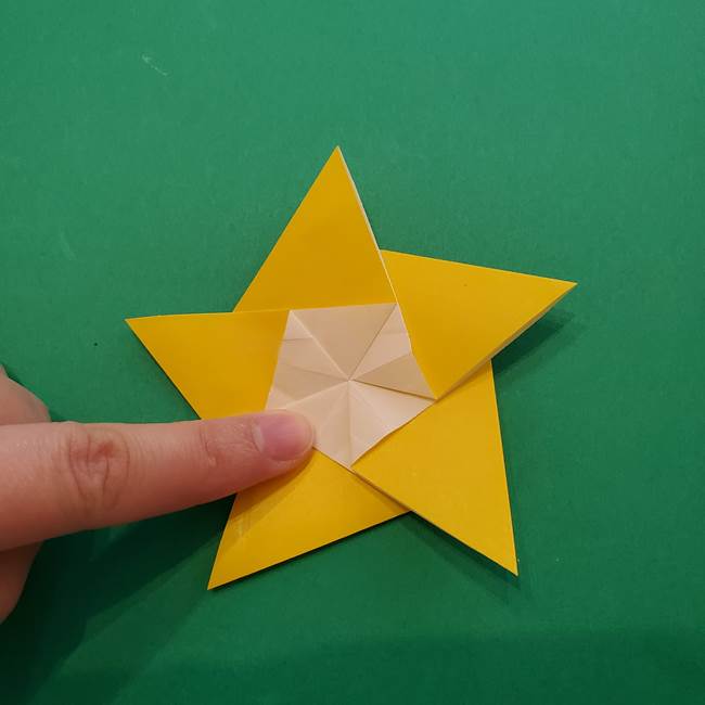 折り紙の星を1枚でつくる難しい作り方折り方②折る(18)