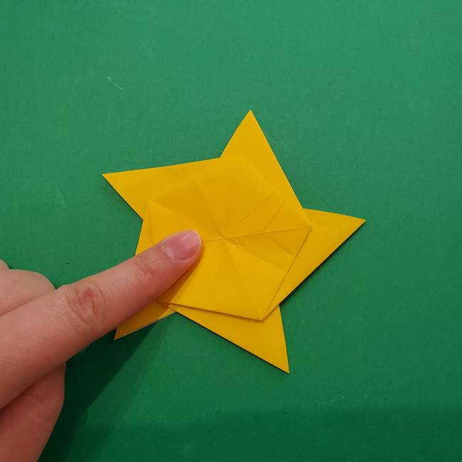 折り紙の星を1枚でつくる難しい作り方折り方②折る(19)