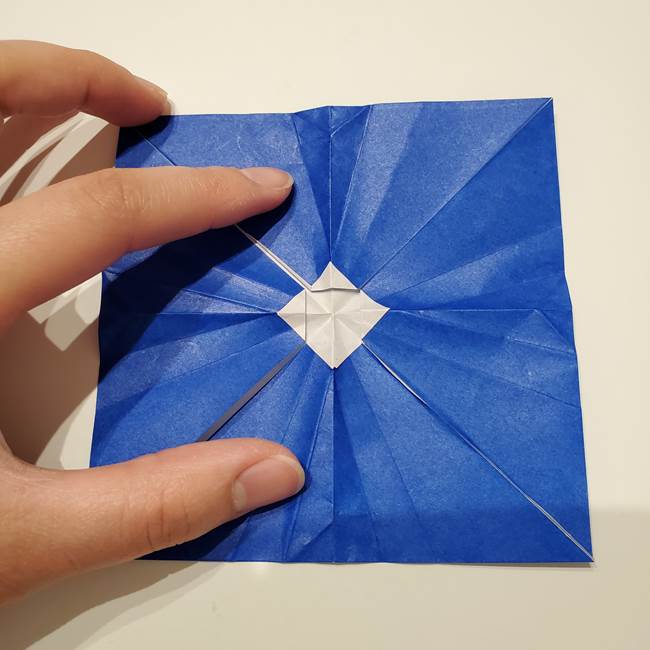 桔梗の花を折り紙一枚で立体的につくる折り方(29)