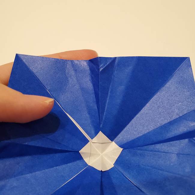 桔梗の花を折り紙一枚で立体的につくる折り方(30)