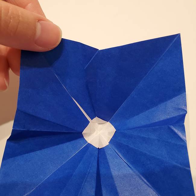 桔梗の花を折り紙一枚で立体的につくる折り方(33)