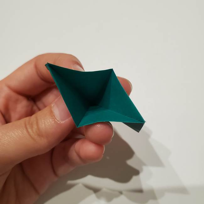 桔梗の葉っぱの折り紙 簡単な折り方作り方②ガク(12)