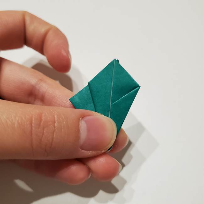 桔梗の葉っぱの折り紙 簡単な折り方作り方②ガク(20)