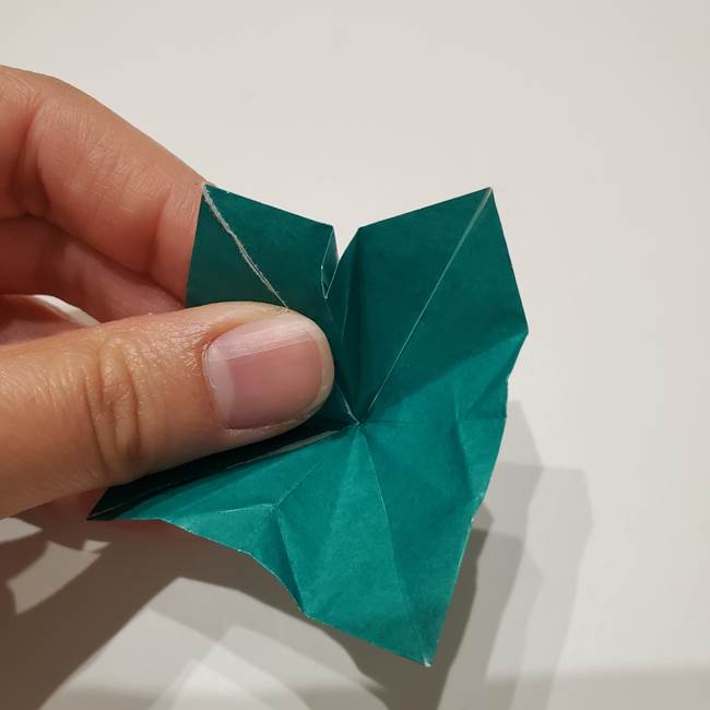 桔梗の葉っぱの折り紙 簡単な折り方作り方②ガク(25)