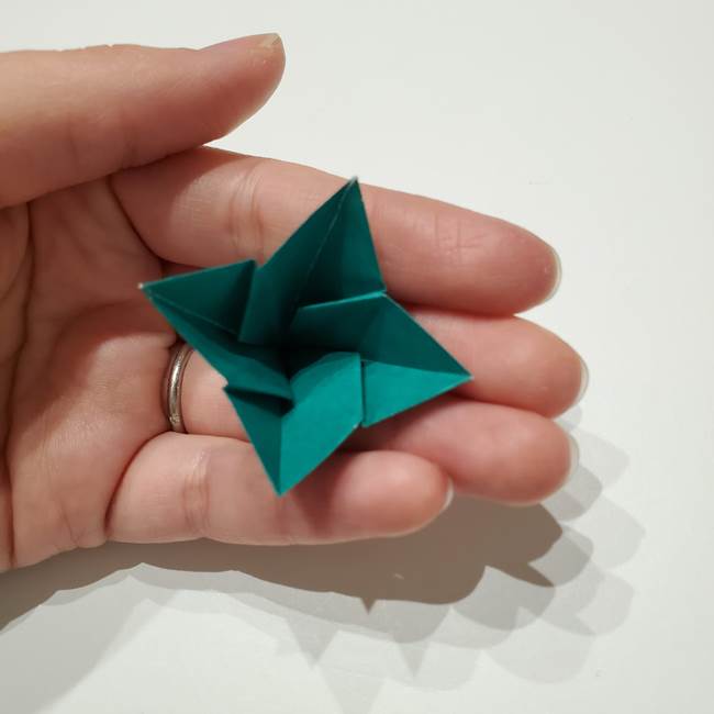 桔梗の葉っぱの折り紙 簡単な折り方作り方②ガク(28)