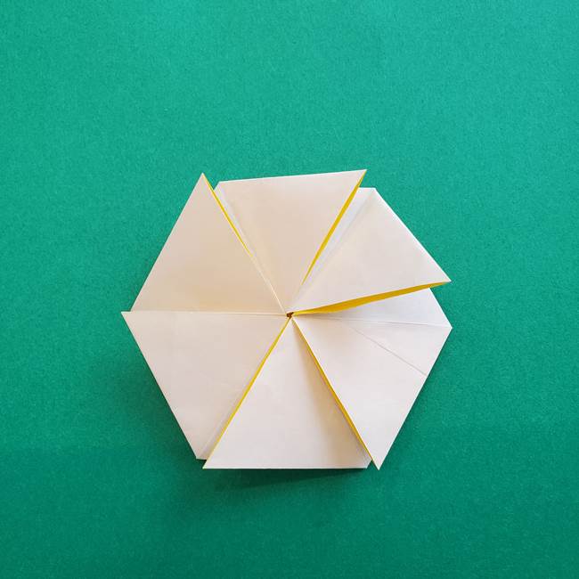 水仙の折り紙 平面の折り方作り方②花(34)