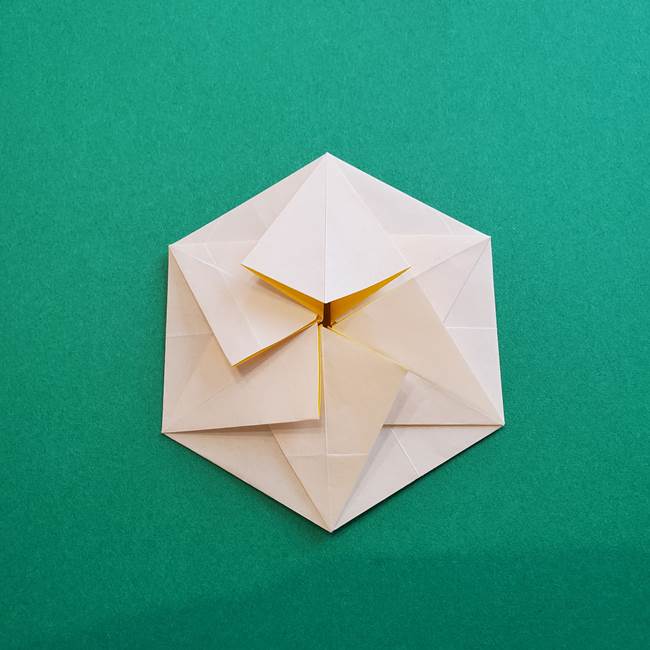 水仙の折り紙 平面の折り方作り方②花(40)