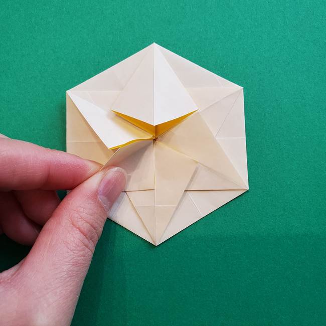 水仙の折り紙 平面の折り方作り方②花(41)