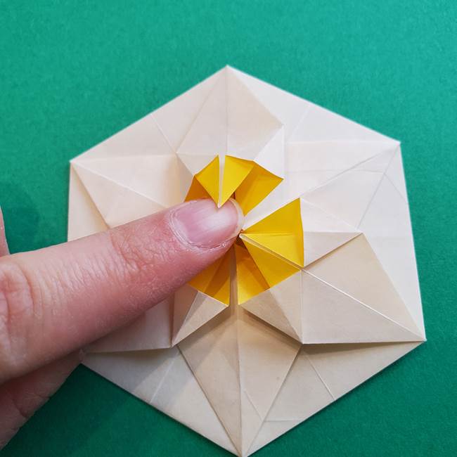水仙の折り紙 平面の折り方作り方②花(49)