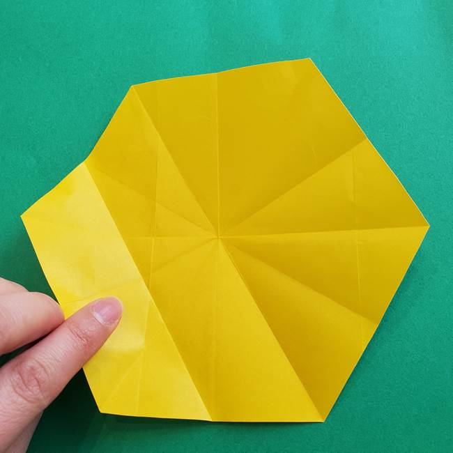 水仙の折り紙 平面の折り方作り方②花(8)