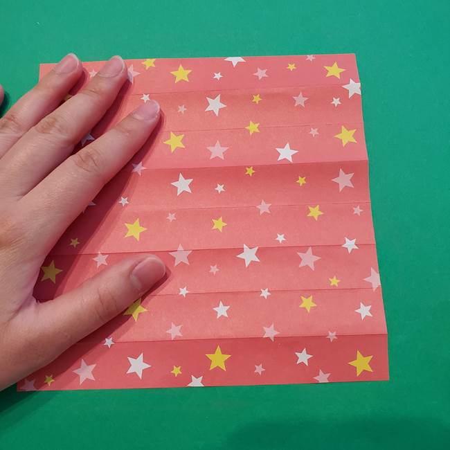 誕生日の飾り付け 折り紙の星を大量につなげて手作りガーランドの作り方①折る(12)