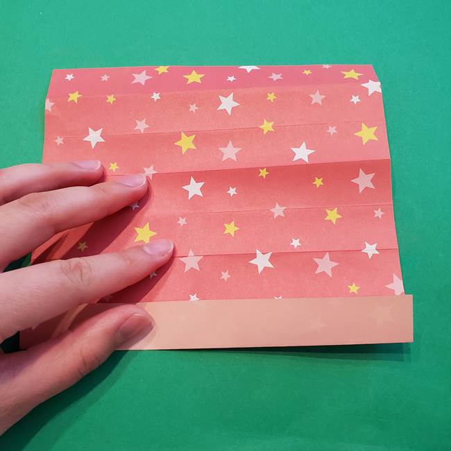 誕生日の飾り付け 折り紙の星を大量につなげて手作りガーランドの作り方①折る(13)