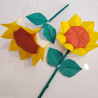 ひまわりの折り紙 立体的な葉っぱと茎の折り方 子供でも簡単な作り方 子供と楽しむ折り紙 工作