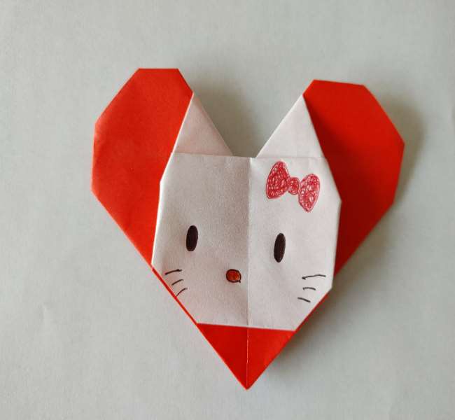ハートのキティの折り紙 折り方作り方は簡単 かわいいサンリオキャラクターを手作り 子供と楽しむ折り紙 工作