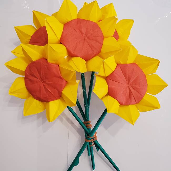 ひまわりの折り紙 立体的な花束とブーケの作り方①花束(10)