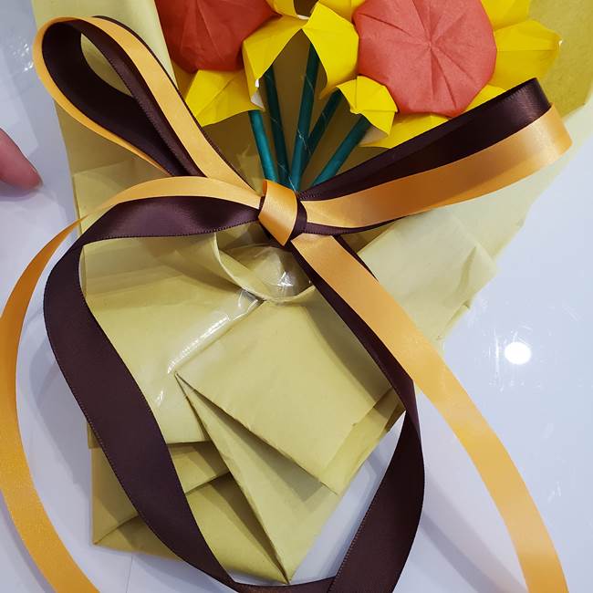 ひまわりの折り紙 立体的な花束とブーケの作り方②花束(10)