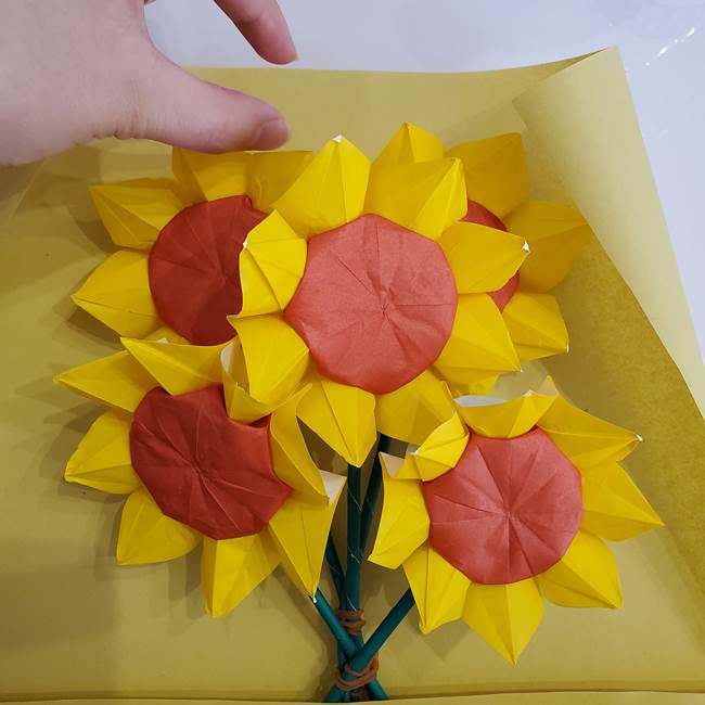 ひまわりの折り紙 立体的な花束とブーケの作り方②花束(2)