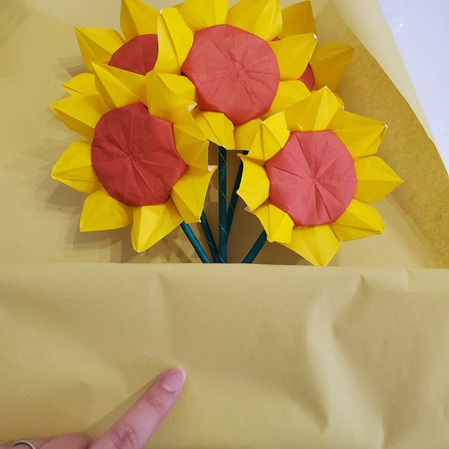 ひまわりの折り紙 立体的な花束とブーケの作り方②花束(3)