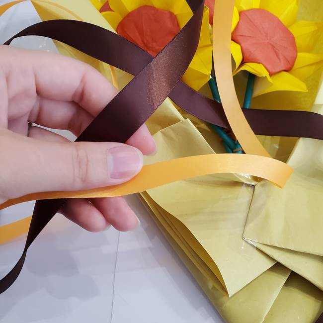 ひまわりの折り紙 立体的な花束とブーケの作り方②花束(8)