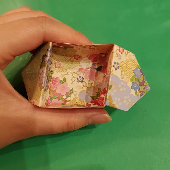 お月見団子の台の折り紙 三宝 三方 の折り方作り方は子供でも簡単 子供と楽しむ折り紙 工作